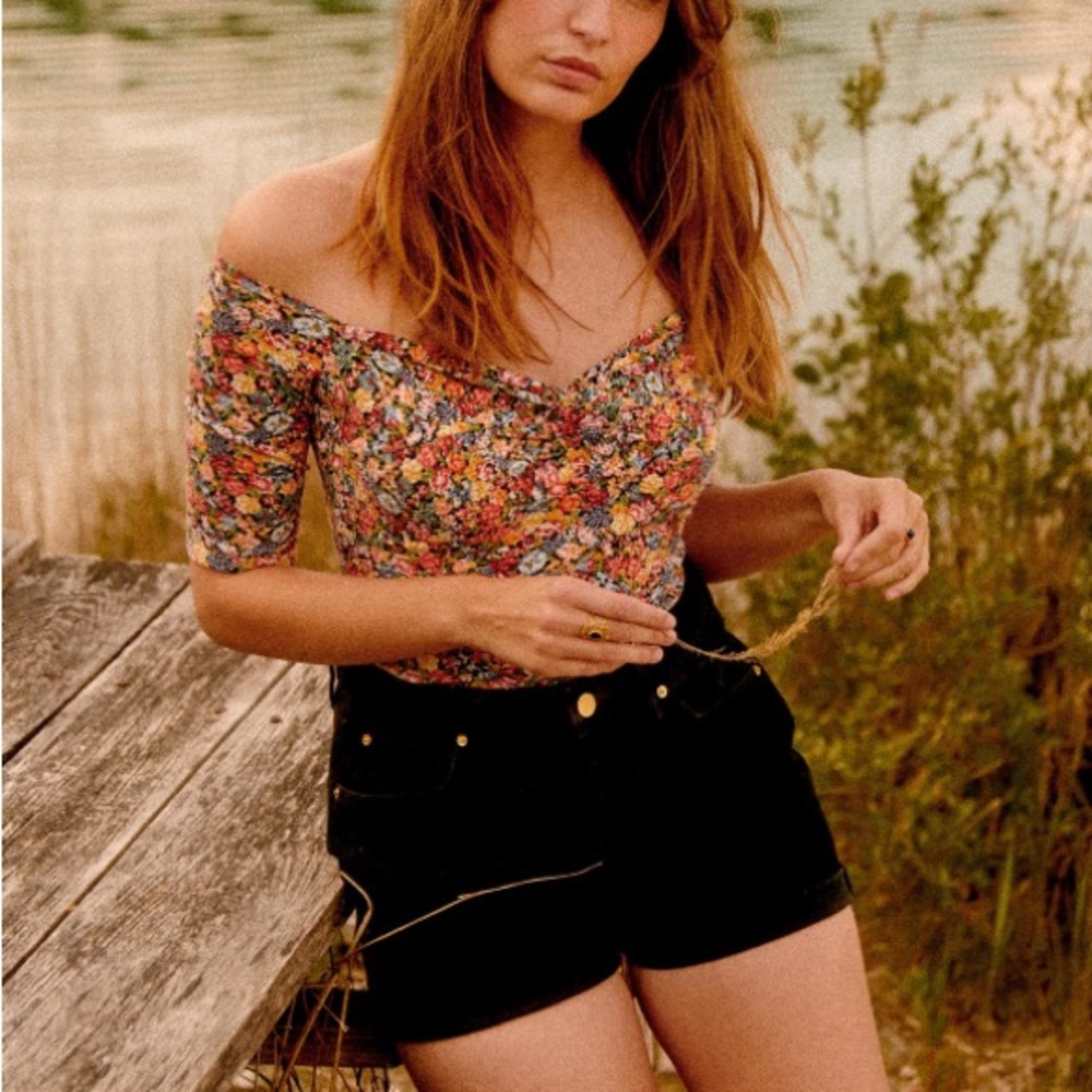 Sezane Floral Caro Off-Shoulder Floral Top in Multicolor XS